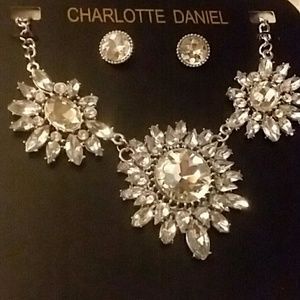 NWT statement crystal neckless
